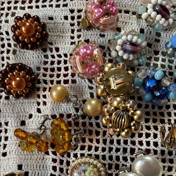 (Vintage clip ons )an the rest pierce with necklaces great bundle - Picture 2 of 10